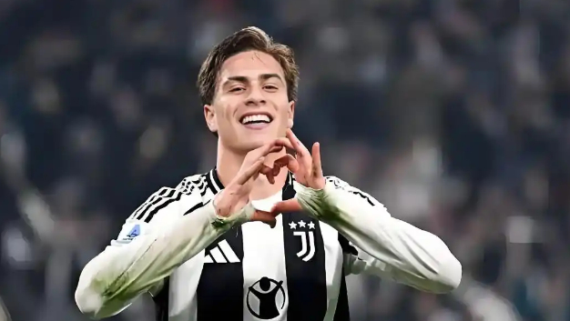 包含尤文图斯训练开放日，今晨造点机会引欢呼，亚冠在即，年轻球员得到机会的词条