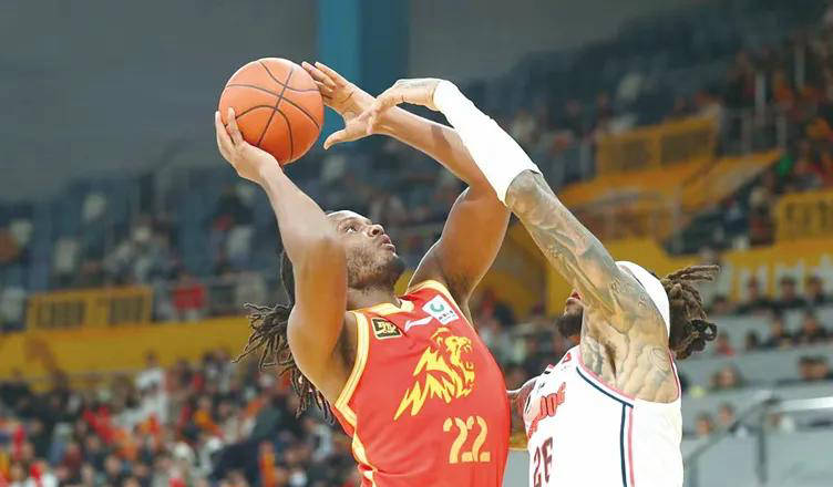 法甲关键时刻走向成谜；圣安东尼奥马刺外线爆发；态度坚定；团队化学反应显著 -爱游戏体育