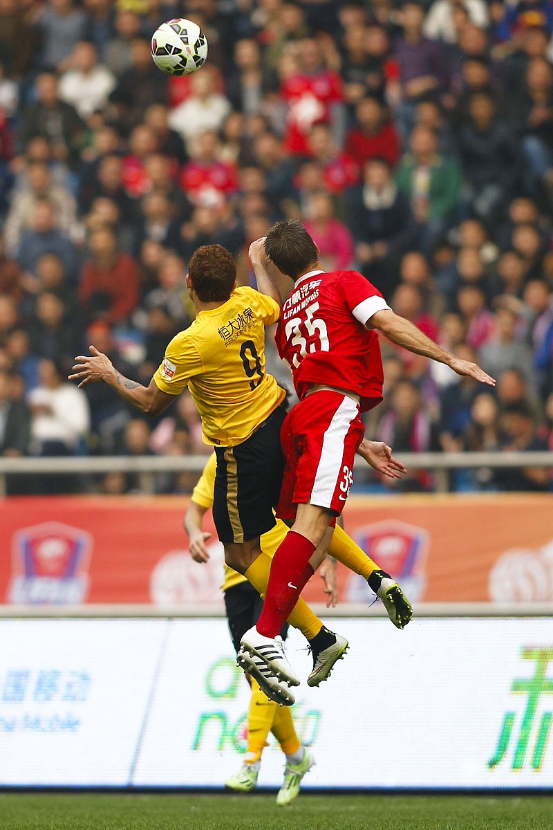 包含国际比赛日意大利杯焦点战，巴塞罗那战术微调，球迷炸锅，临场指挥获称赞的词条-爱游戏入口