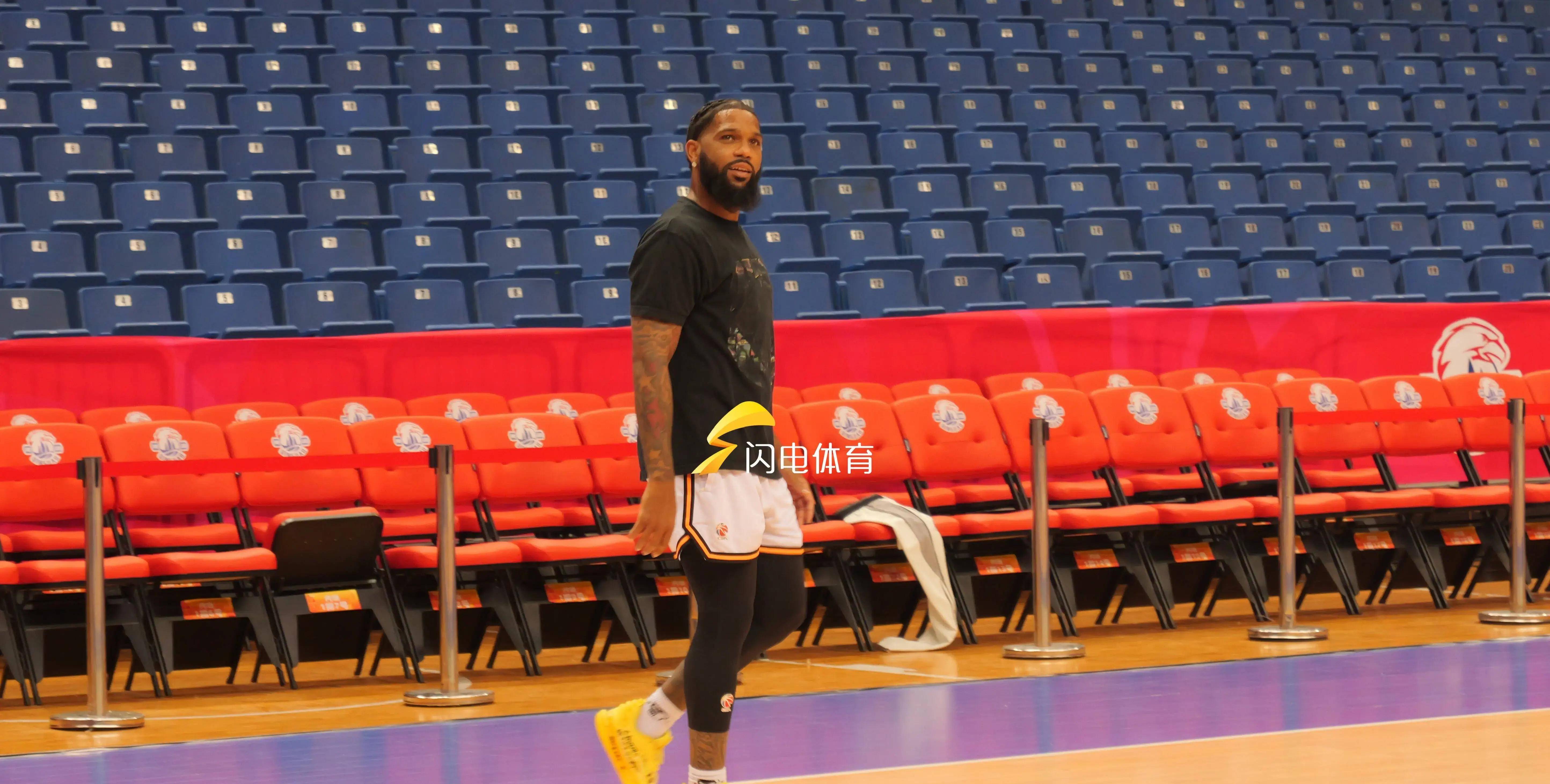 关于山东男篮训练开放日，冲刺阶段刷新队史纪录引欢呼，NBA总决赛在即，更衣室氛围转暖的信息-爱游戏入口